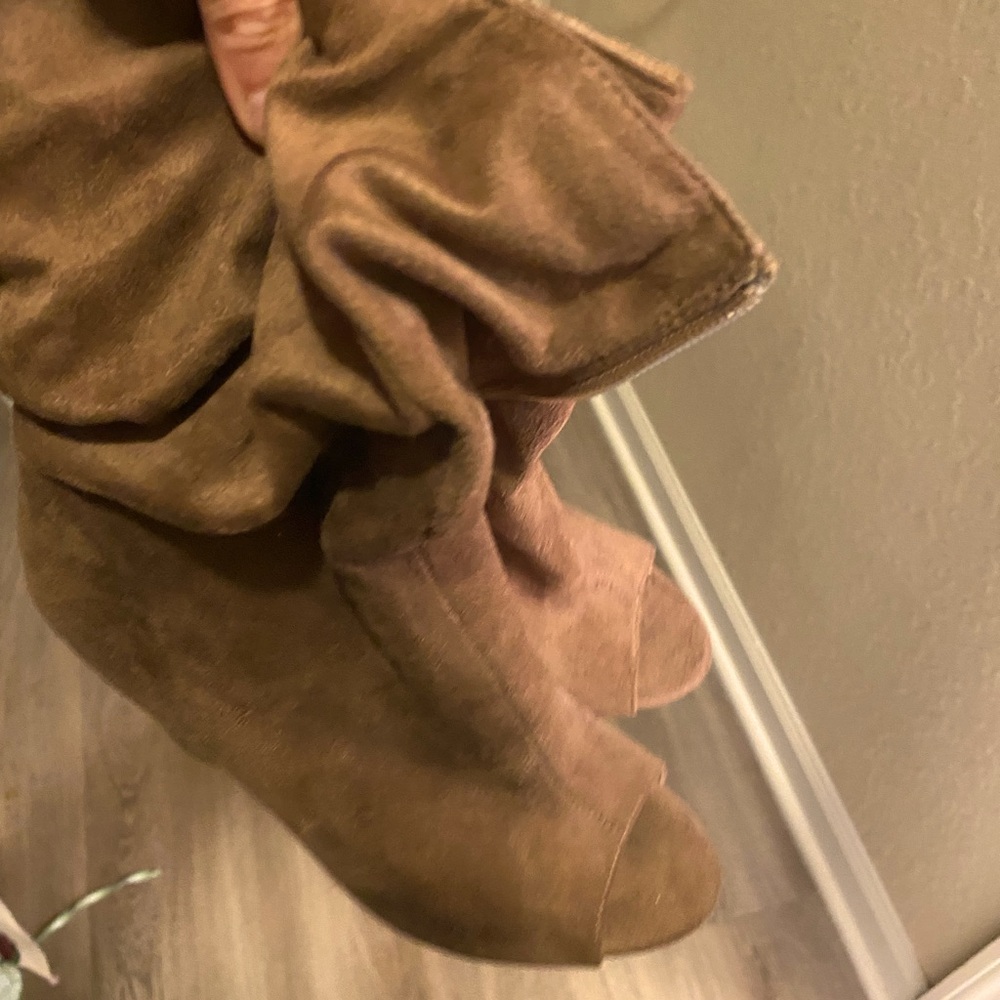 Fall boots never worn